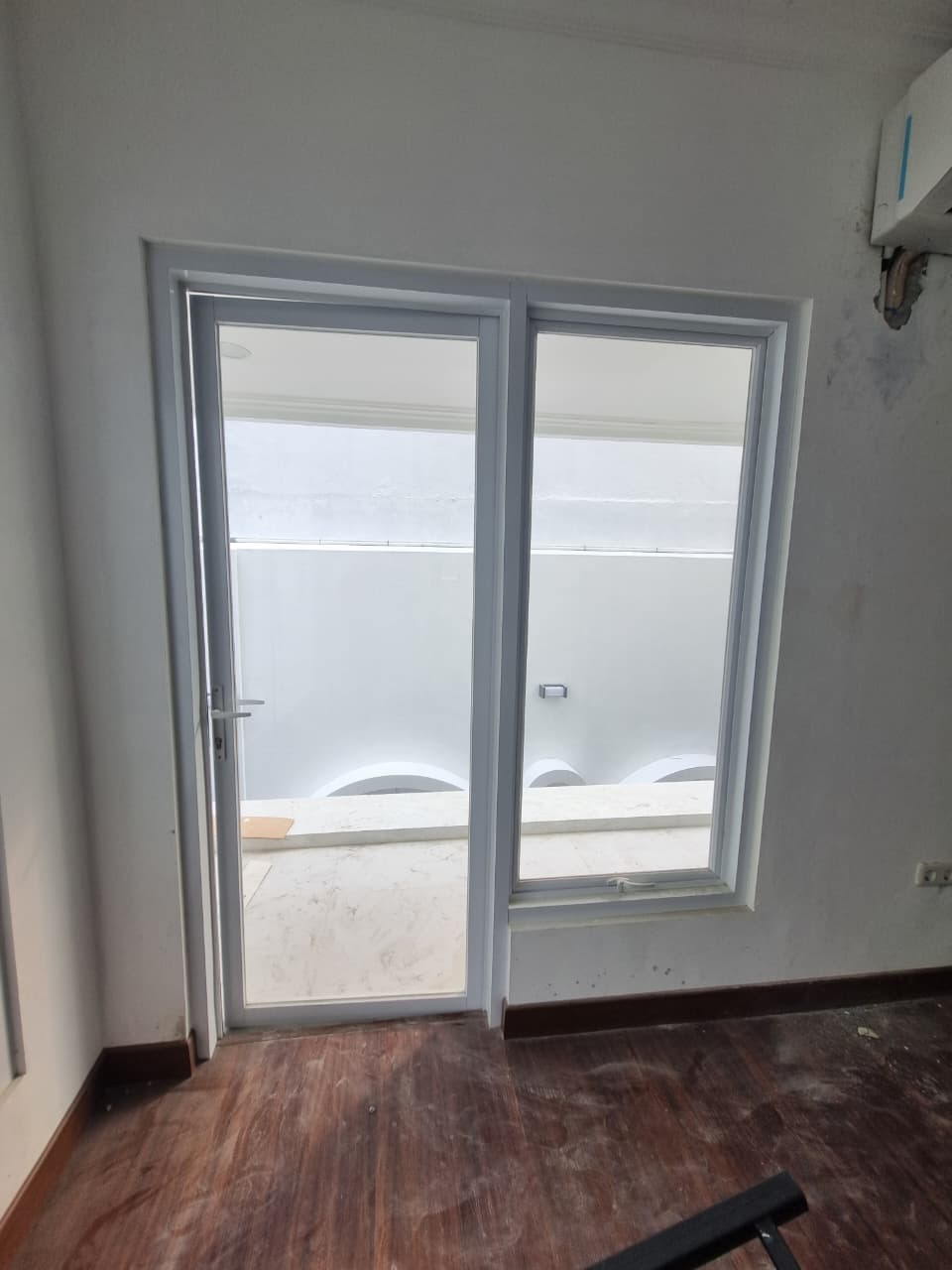 Pintu Kaca - 1