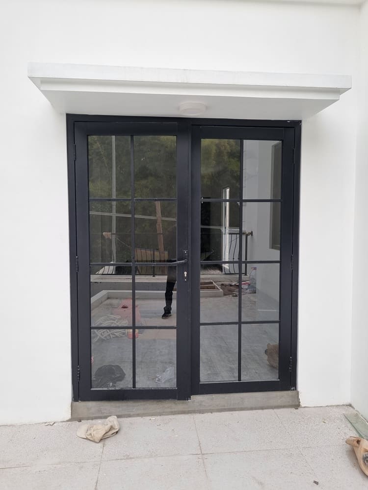Pintu Swing - 1